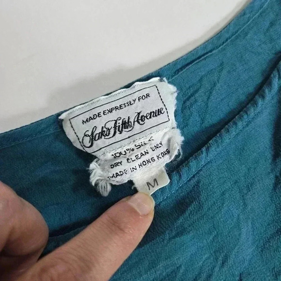 100% silk blue top Saks fifth Avenue sz Small Medium - Picture 3 of 9